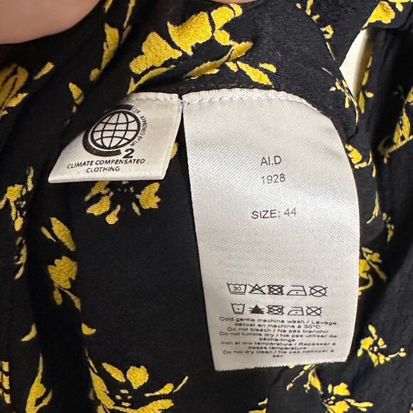 GANNI Floral Crepe Bell Sleeve Wrap Ruffle Top Black Yellow Sz 44/XL $345 {M17} - Picture 7 of 8